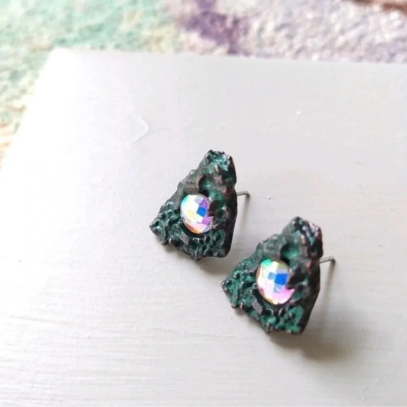 Crystal Stud Earrings Patina Green - Picture 14 of 17
